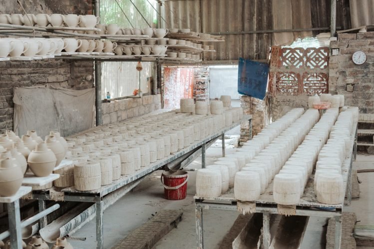 traditional-ceramic-factory-in-bat-trang-ceramic-v-2023-11-27-05-07-55-utc